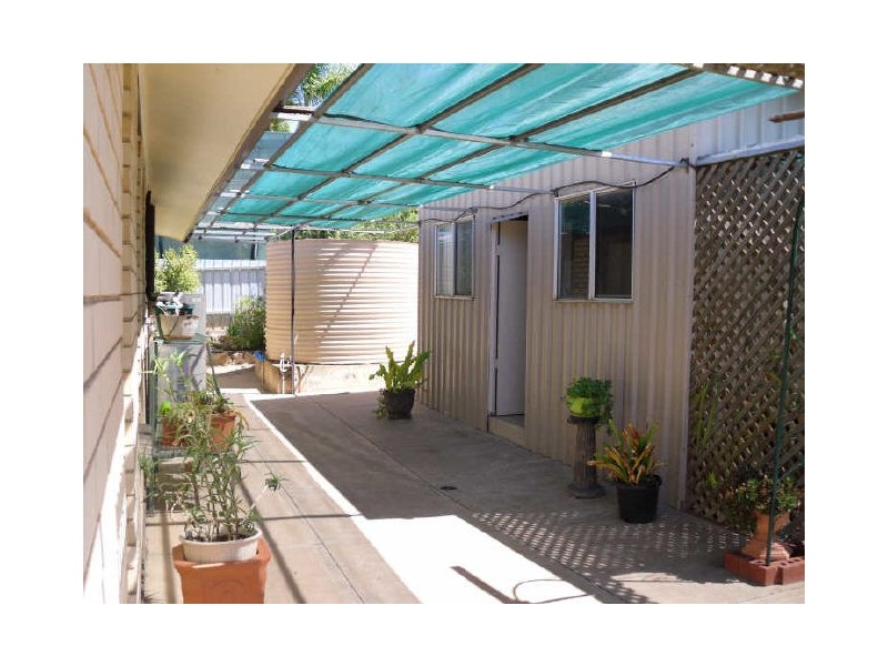 12 Vivian Cock Street, Berri SA 5343