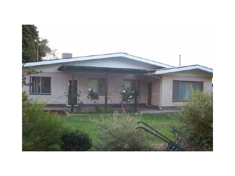 24 Laffer Street, Barmera SA 5345