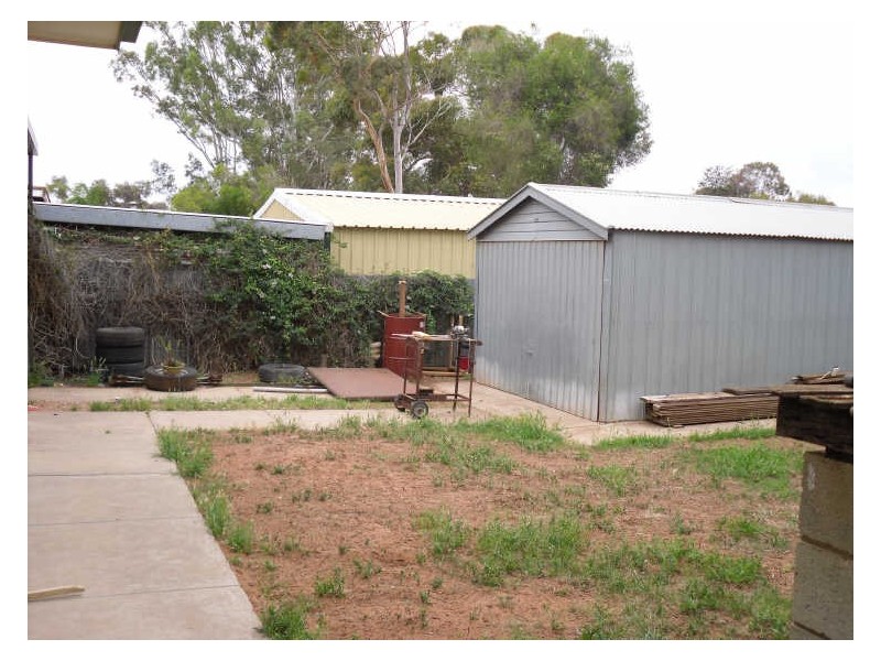 6 Bahnisch Avenue, Berri SA 5343