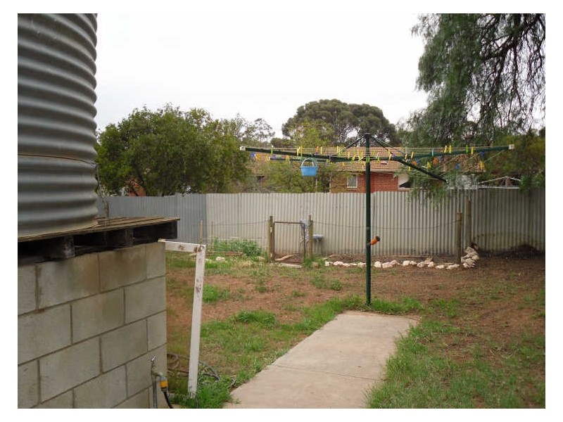6 Bahnisch Avenue, Berri SA 5343