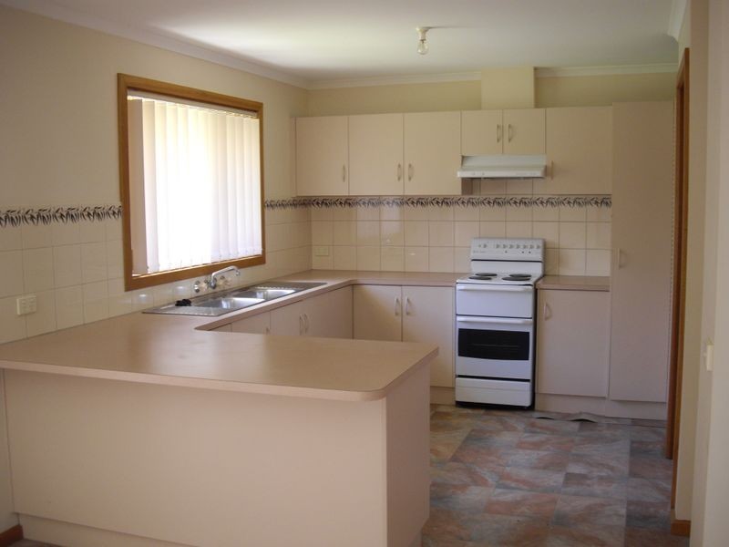 74A & 74B Derrick Street, Berri SA 5343