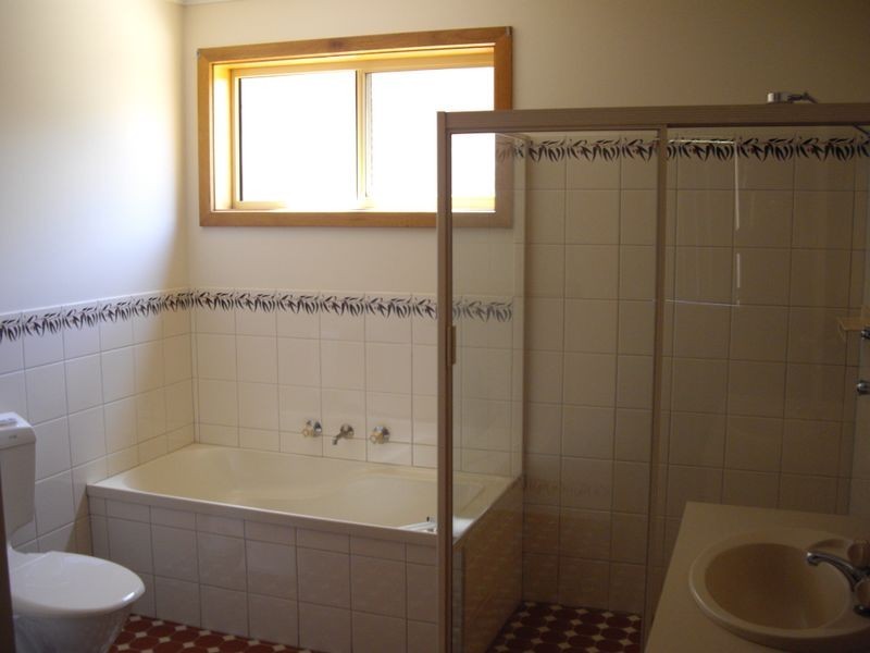 74A & 74B Derrick Street, Berri SA 5343