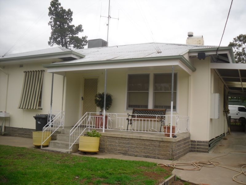 8 Coombe Street, Berri SA 5343