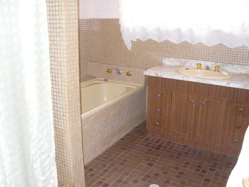 75 Goodes Road, Loxton SA 5333