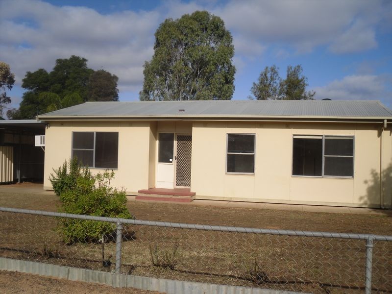 11 McGregor St, Berri SA 5343