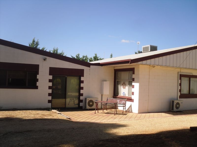 82 Gillespie Rd, Barmera SA 5345