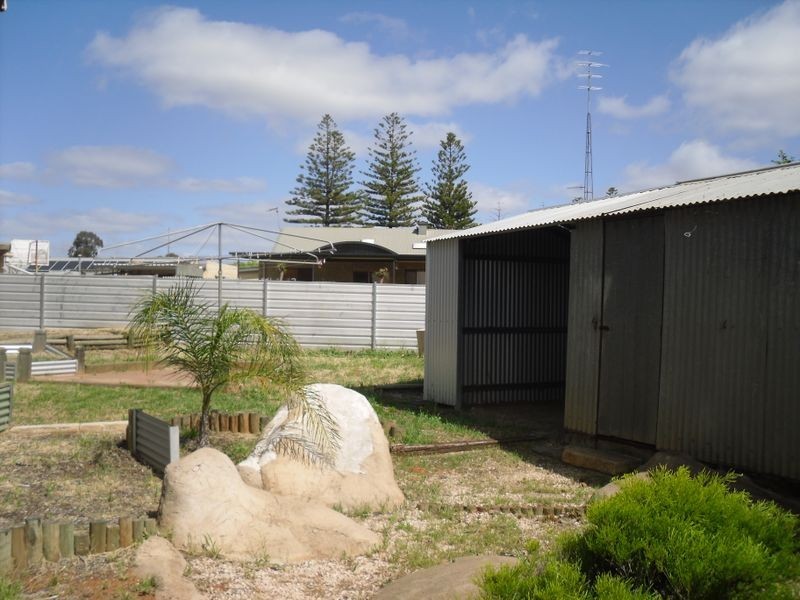 12 Cornwall Street, Berri SA 5343