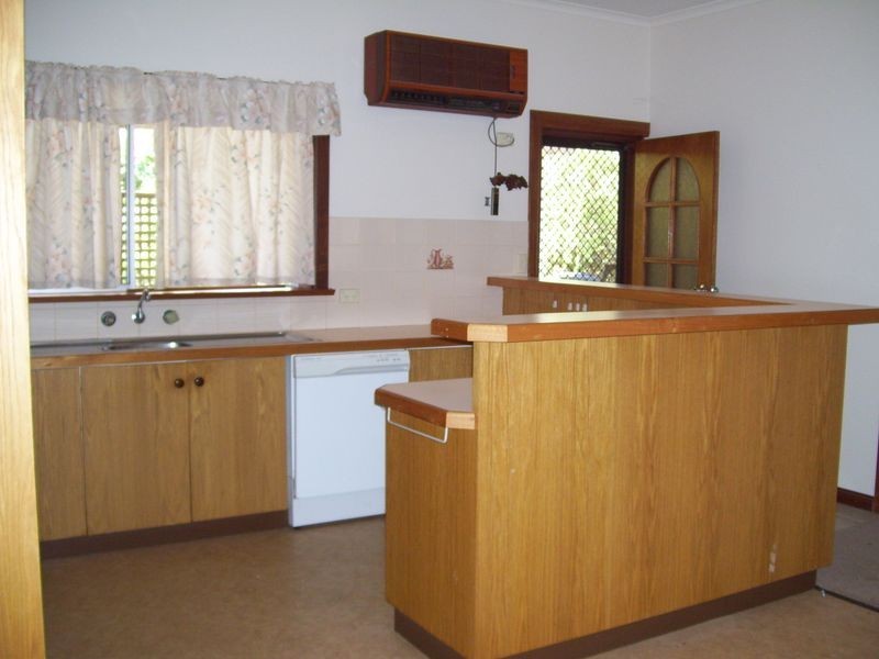 8 Fowles St, Barmera SA 5345