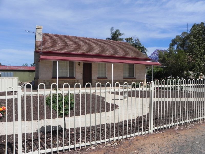 8 Fowles St, Barmera SA 5345