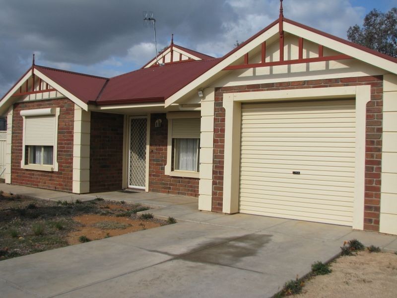 8 Tomlinson Court, Loxton SA 5333