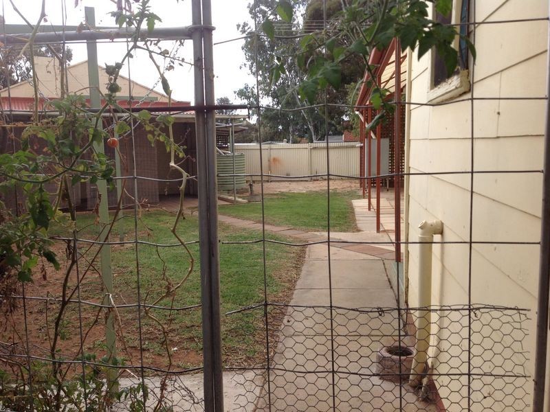 12 Clark Street, Berri SA 5343