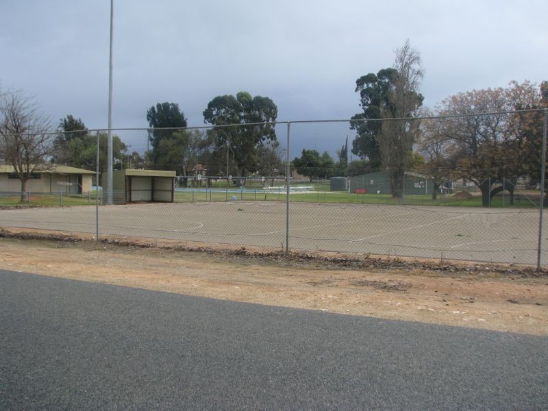 8 Coombe Street, Berri SA 5343