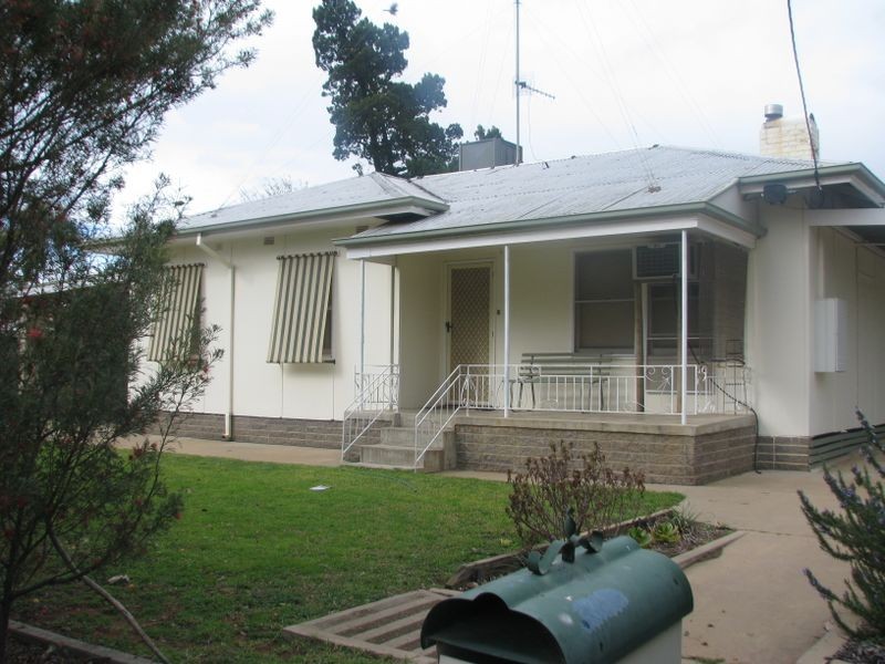 8 Coombe Street, Berri SA 5343