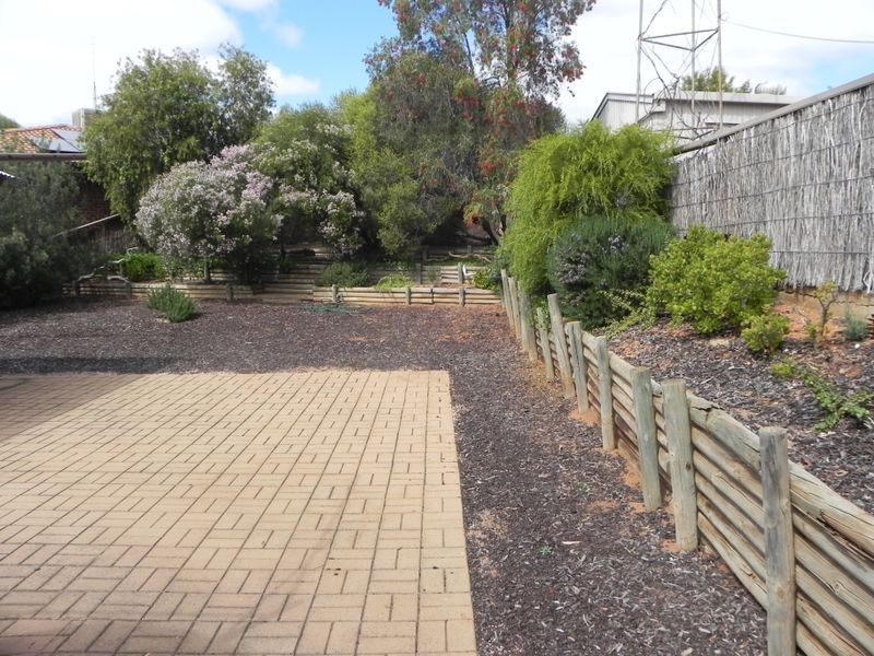 27 Spriggs Street, Berri SA 5343