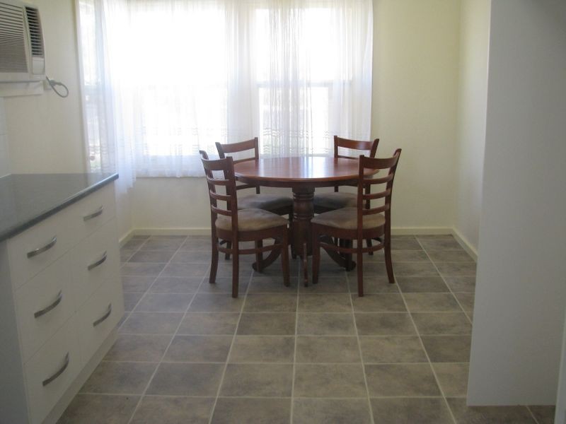15 Pine Ave, Loxton SA 5333