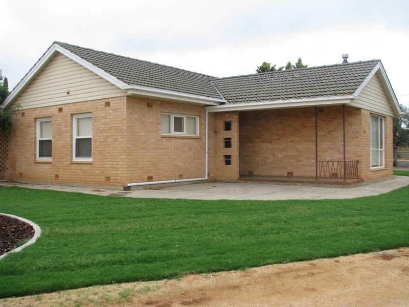 15 Pine Ave, Loxton SA 5333