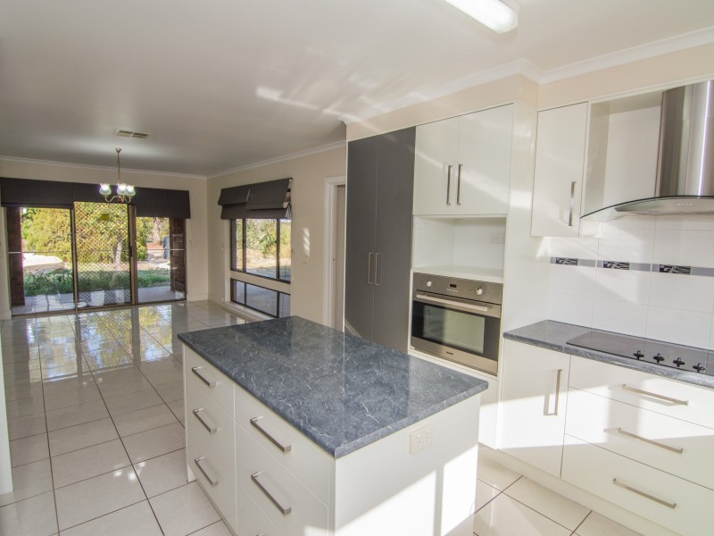10 Quast Road, Loxton SA 5333