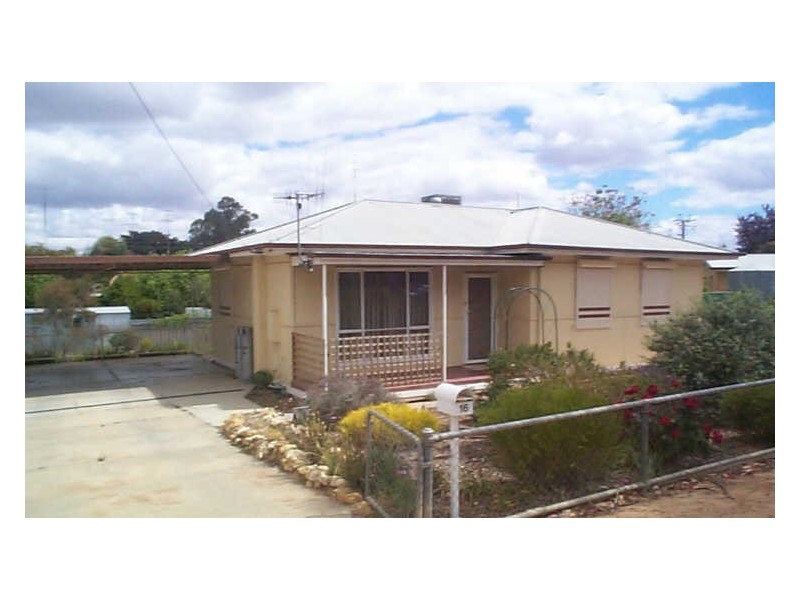 16 Roberts Street, Berri SA 5343