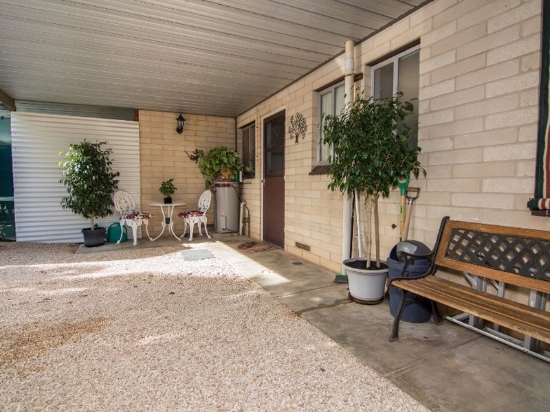 40 First Street, Loxton SA 5333