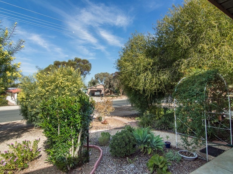 40 First Street, Loxton SA 5333