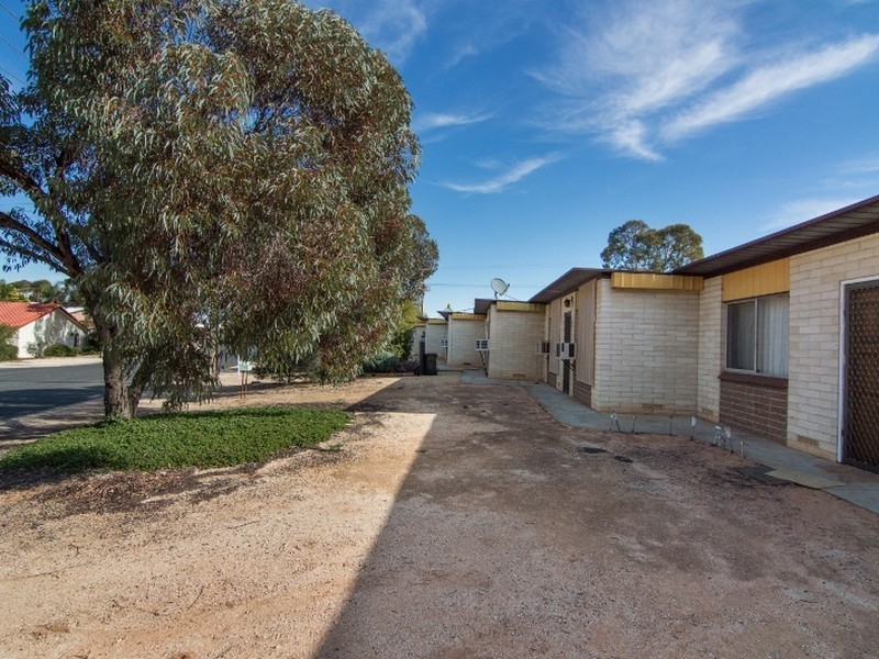 40 First Street, Loxton SA 5333