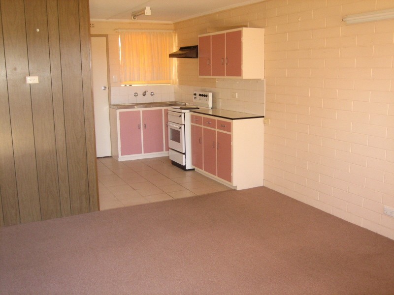 40 First Street, Loxton SA 5333