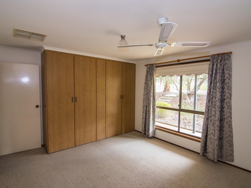 15 Spriggs Street, Berri SA 5343
