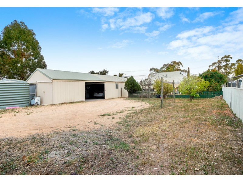 17 Gilbert Street, Berri SA 5343