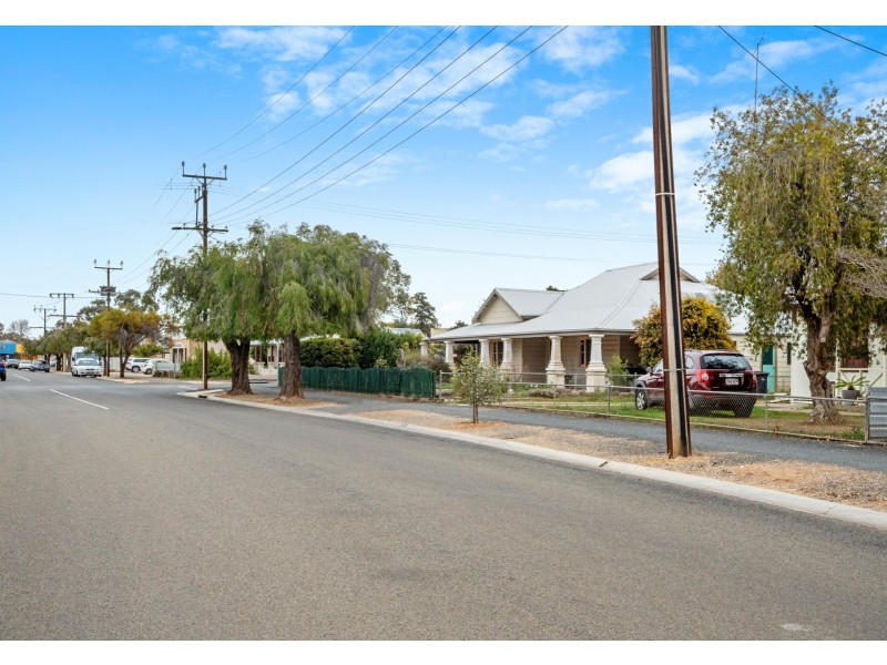 17 Gilbert Street, Berri SA 5343