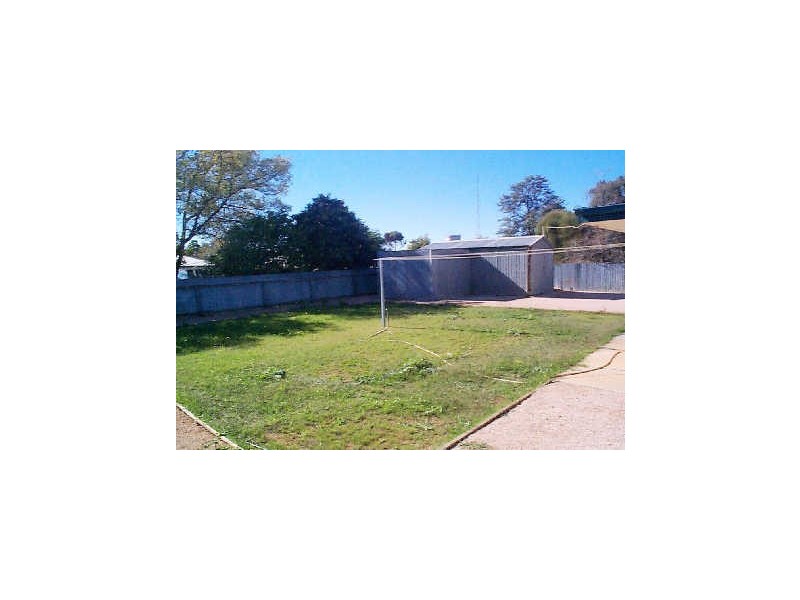13 Roberts Street, Berri SA 5343