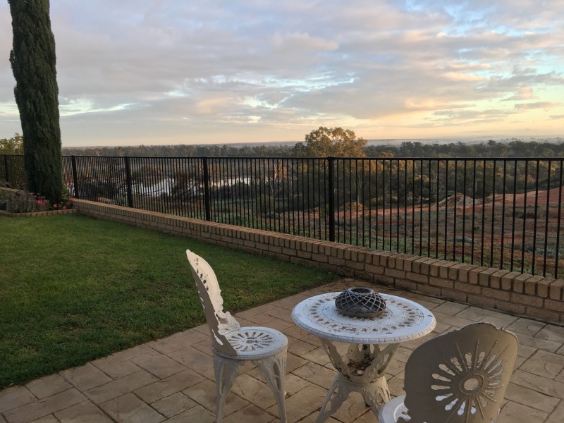 8 Stasinowsky Court, Loxton SA 5333