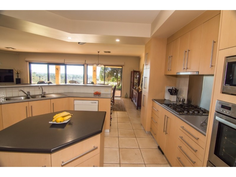 8 Stasinowsky Court, Loxton SA 5333