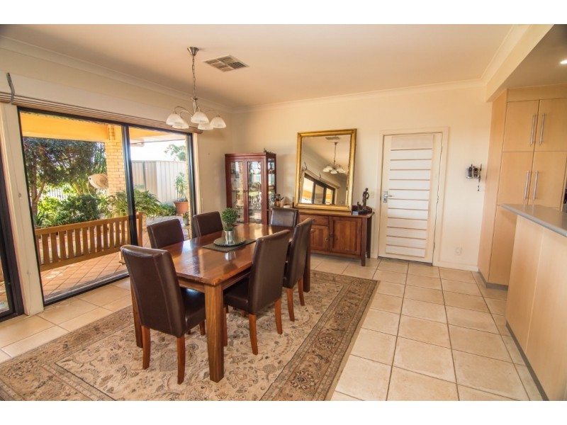 8 Stasinowsky Court, Loxton SA 5333