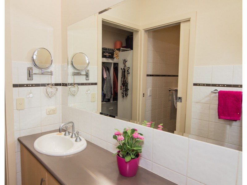 8 Stasinowsky Court, Loxton SA 5333