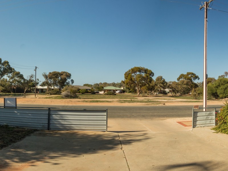 13 Rowe Street, Cobdogla SA 5346