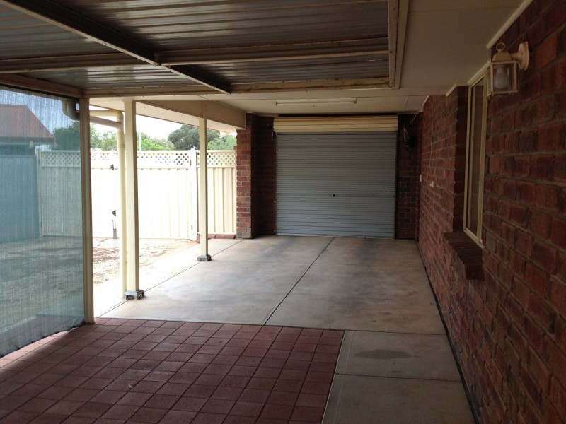 8 Tomlinson Court, Loxton SA 5333