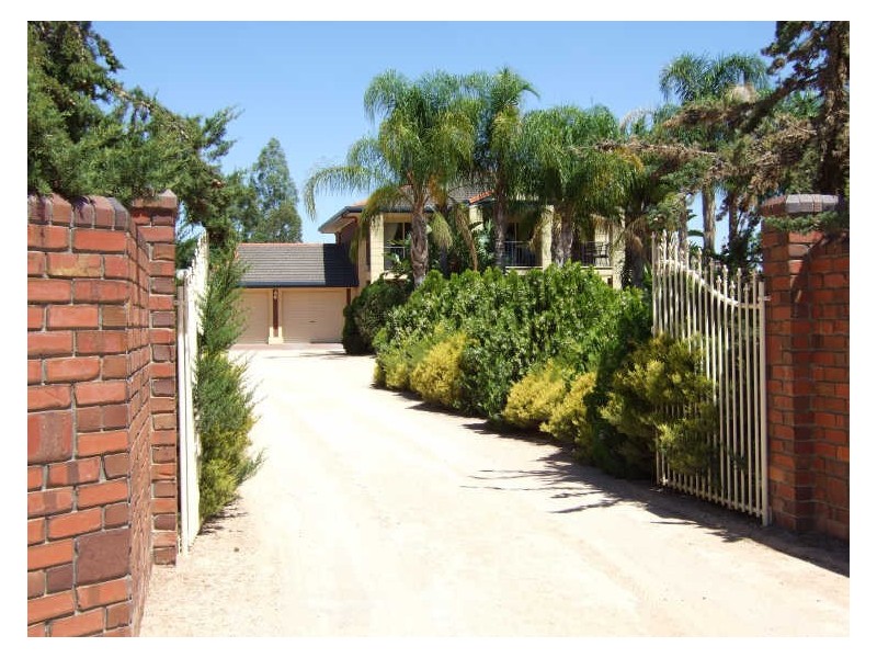 Old Sturt Highway, Berri SA 5343
