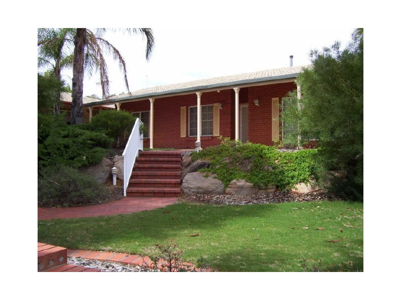 11 HILLTOP DRIVE, Loxton SA 5333