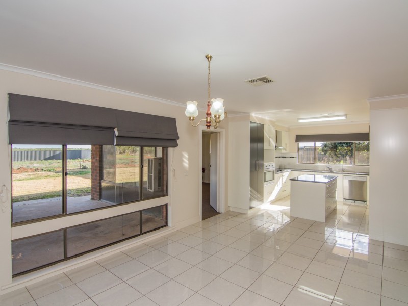 10 Quast Road, Loxton SA 5333