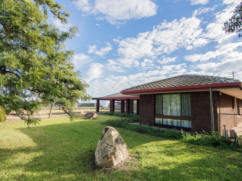 10 Quast Road, Loxton SA 5333