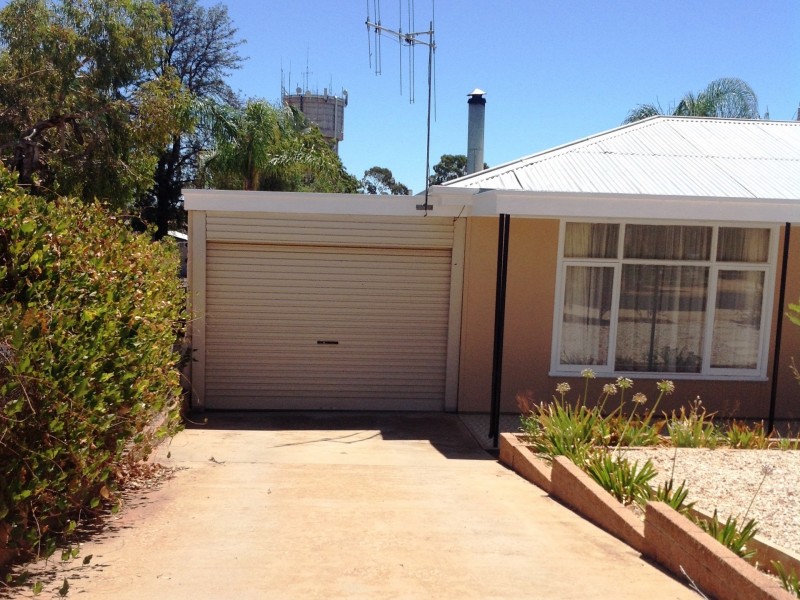 2 Clark Street, Berri SA 5343