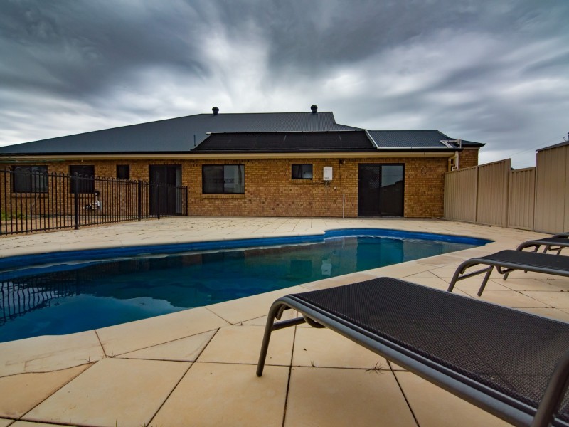 8 SWANBURY ROAD, Moorook SA 5332