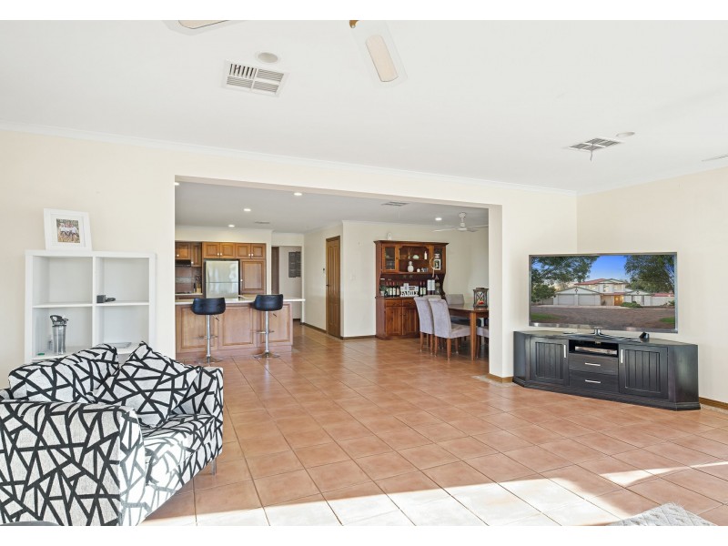 21137 Sturt Highway, Paringa SA 5340