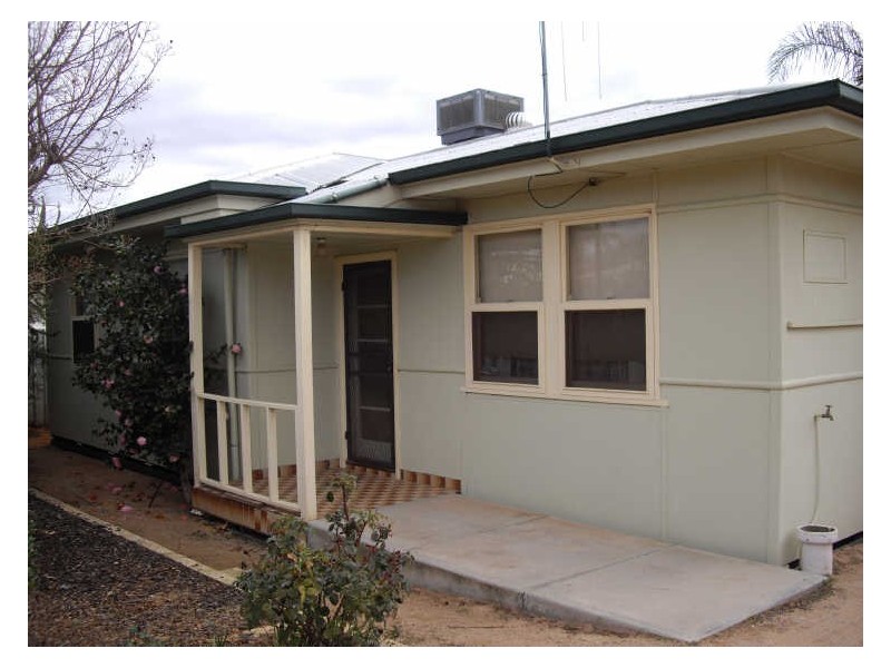 11 Cornwall Street, Berri SA 5343