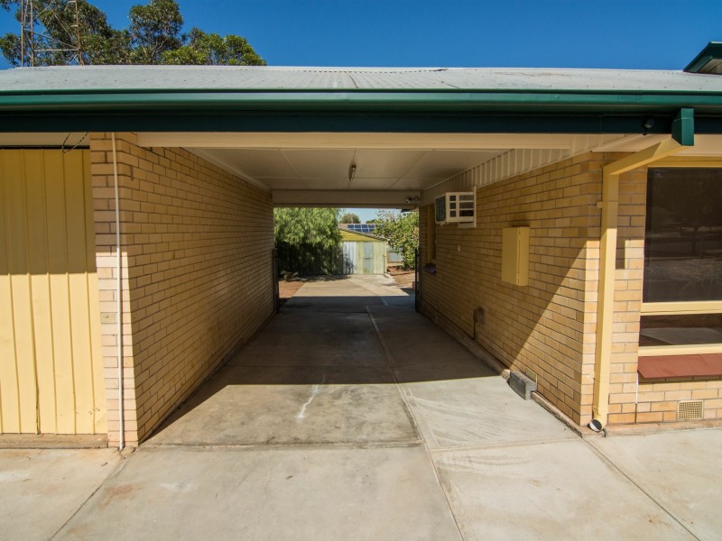 12 Roberts Street, Berri SA 5343