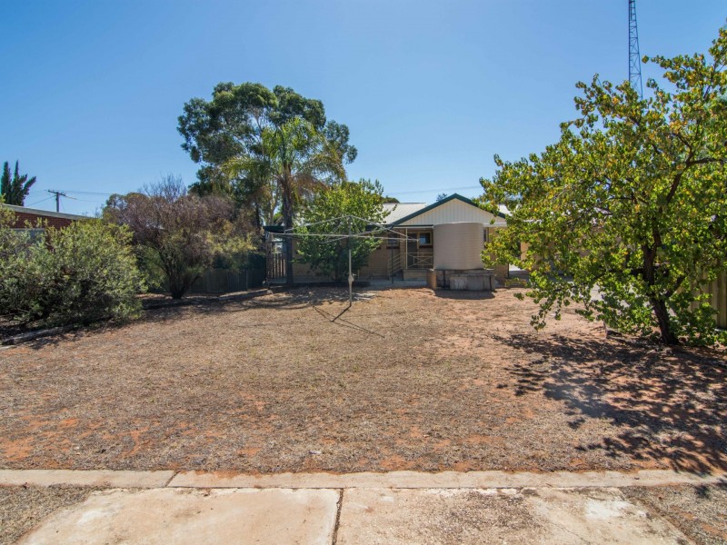 12 Roberts Street, Berri SA 5343