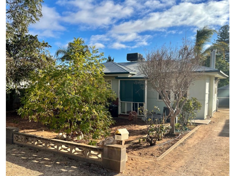 11 Cornwall Street, Berri SA 5343