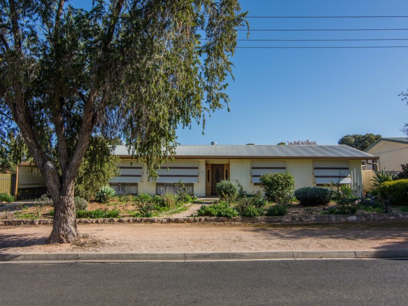 7 Dennis Street, Berri SA 5343