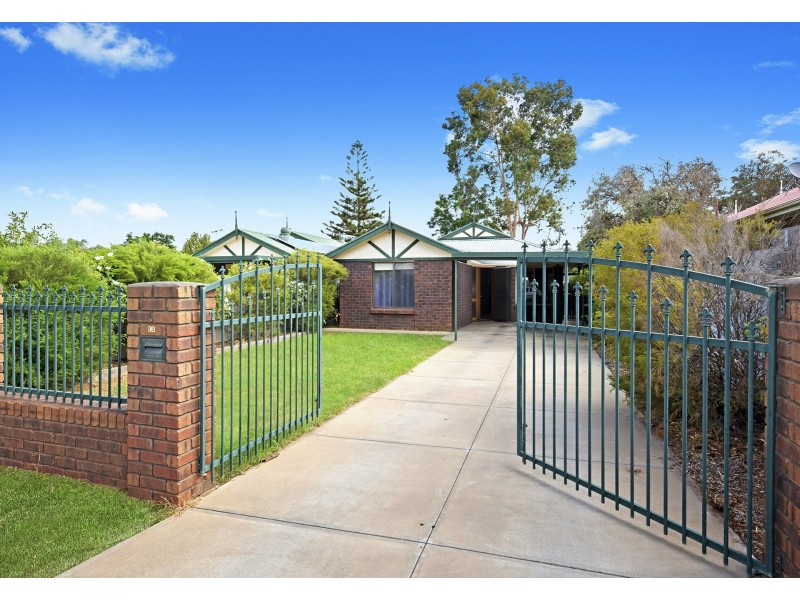 9B Mclean Street, Berri SA 5343