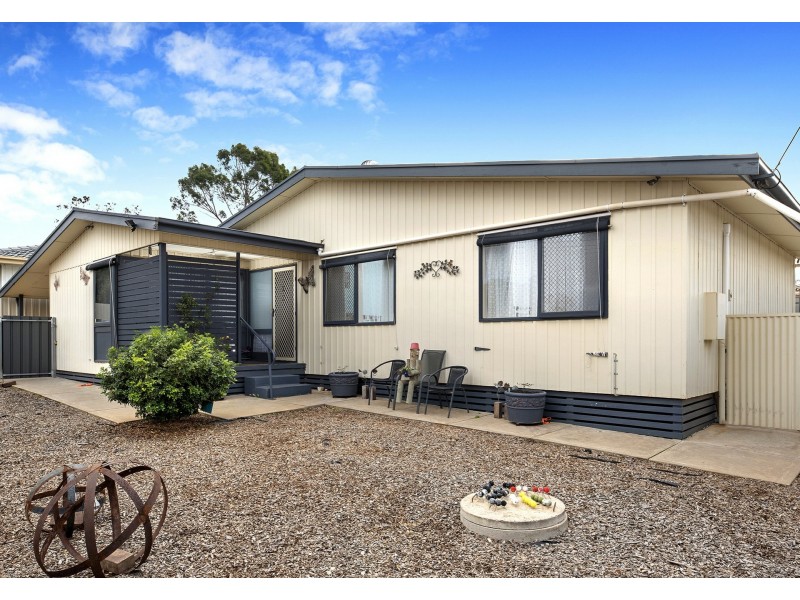 2 Jones Street, Berri SA 5343
